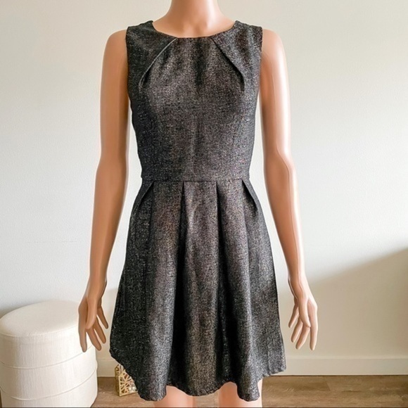 Forever 21 Dresses & Skirts - Forever 21 Gold & Black Metallic Dress